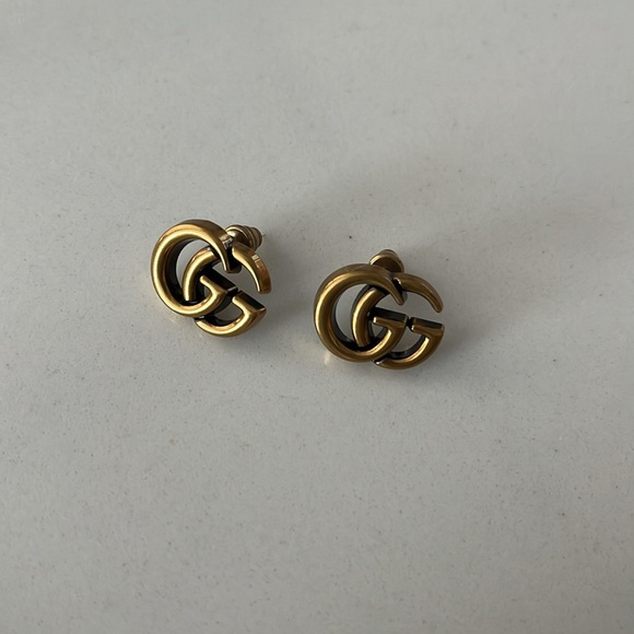 GG Earrings - Picture 1 of 4